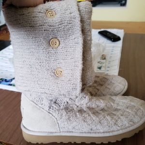 Uggs cardy folder over boots